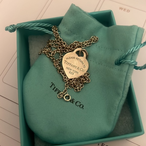 Authentic Tiffany and Co. blue heart necklace with chain - Picture 3 of 4